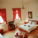 Stein Elbogen Affittacamere 3*